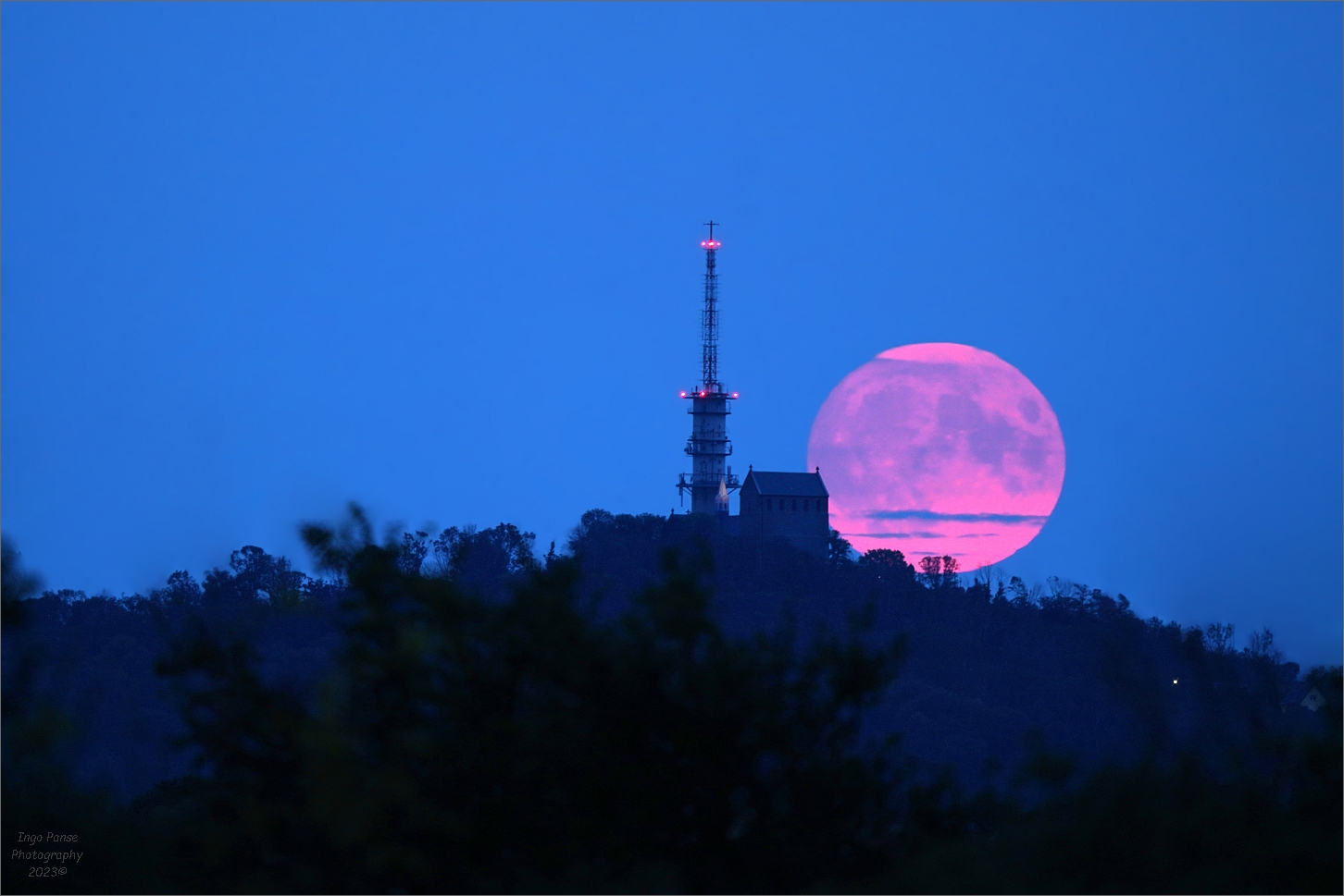 - Blauer Supermond am Petersberg -