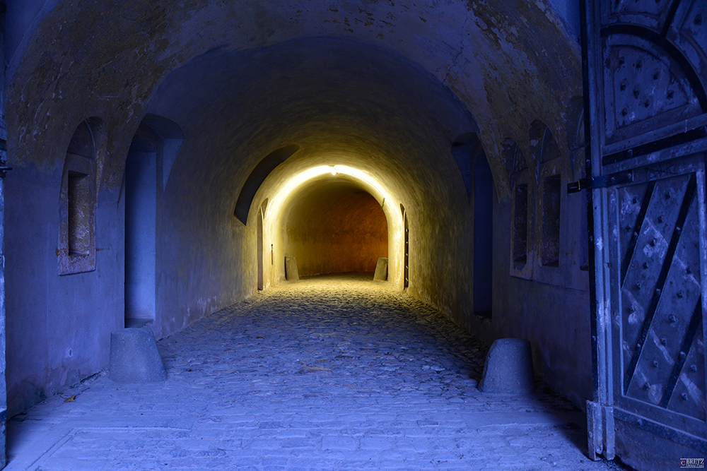 Blauer Tunnel