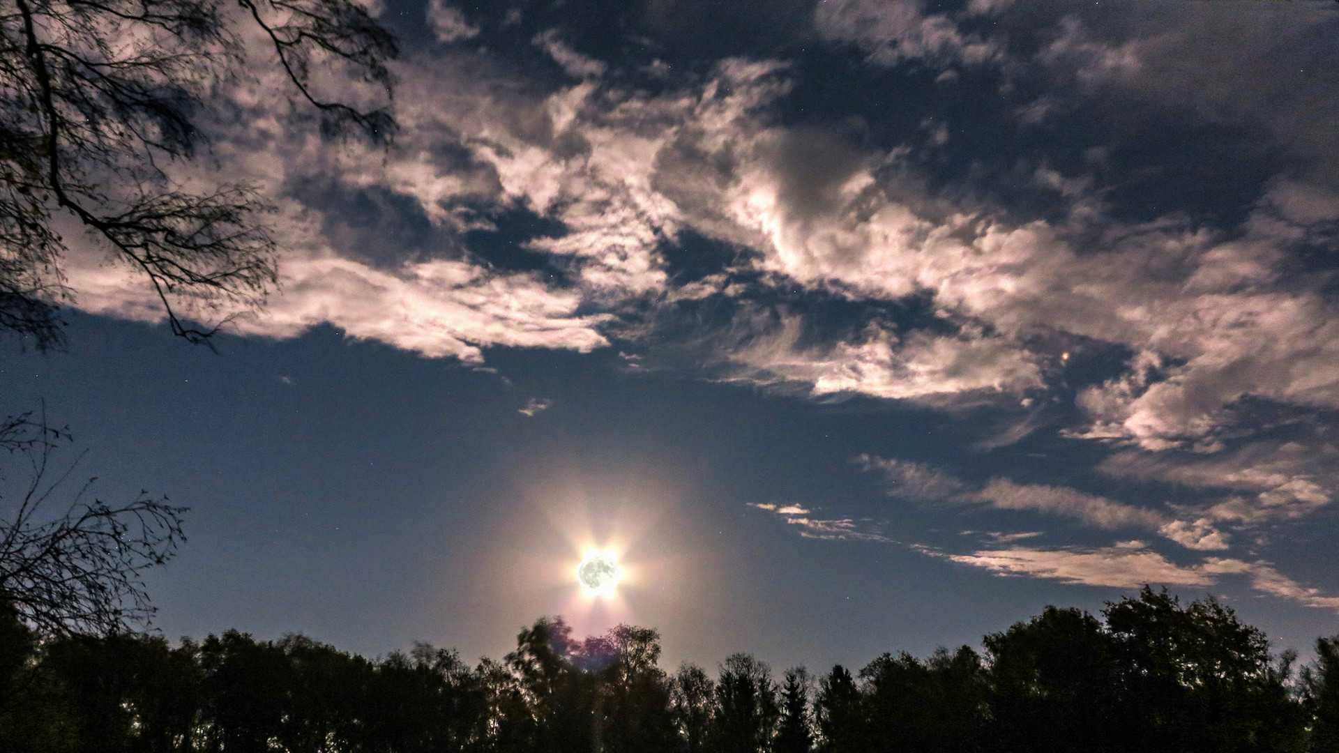 Blauer Vollmond und Mars