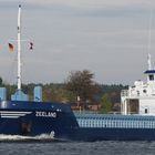 blaues Cargoschiff 