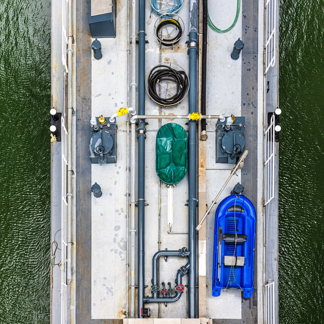 Blaues Dingi Foto & Bild europe, france, landschaft Bilder auf