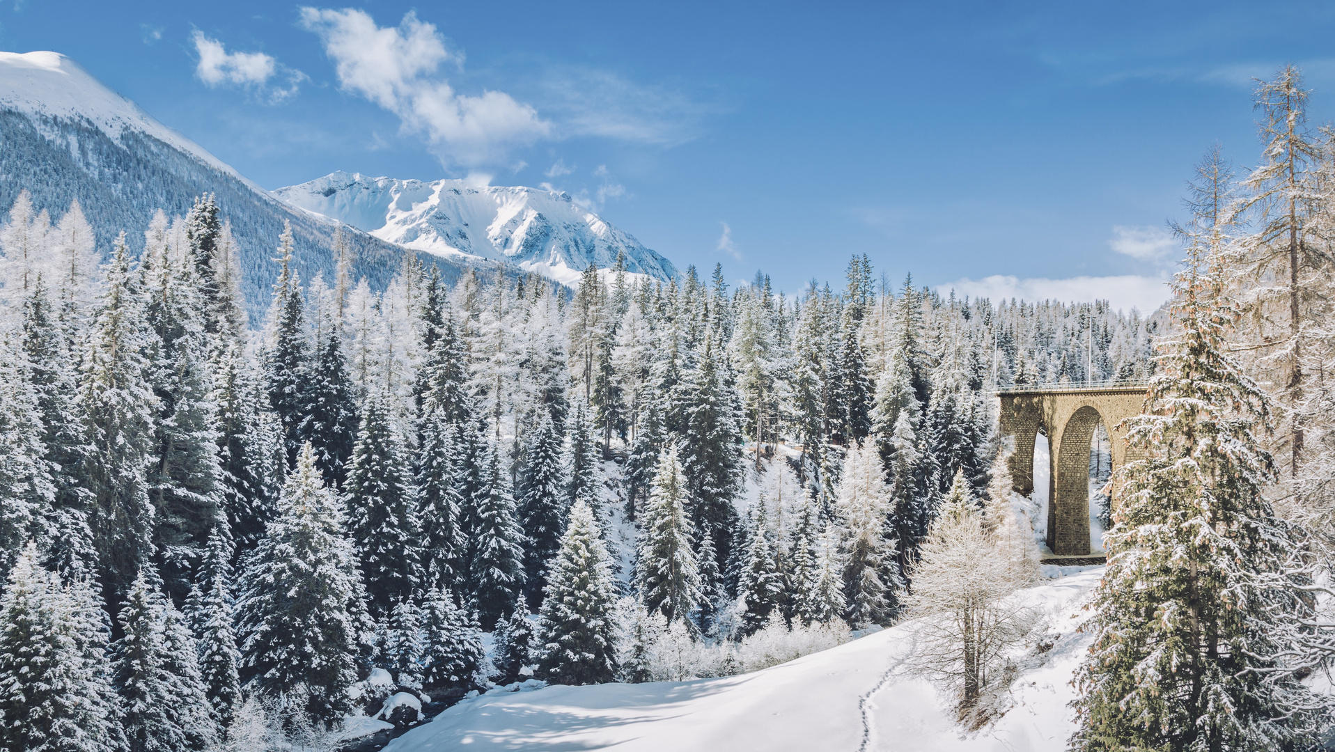 Blaues Engadin