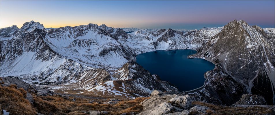 Blaues Erwachen am Lünersee