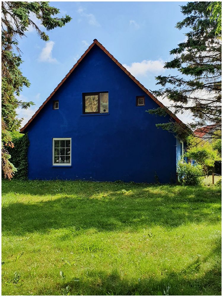 Blaues Haus Foto & Bild natur, architektur, blauer himmel Bilder