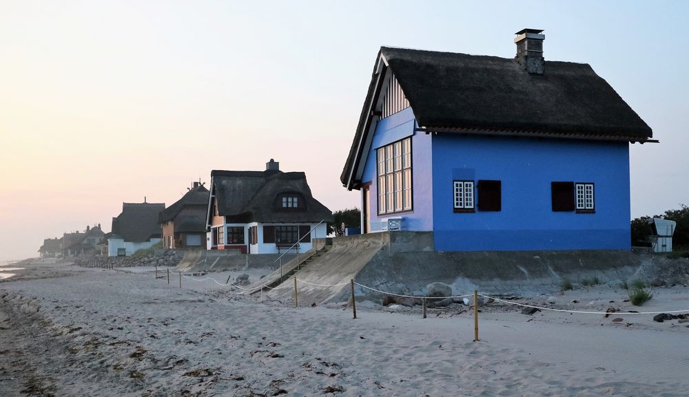 Blaues Haus am Graswarder (Heiligenhafen) Foto & Bild | world