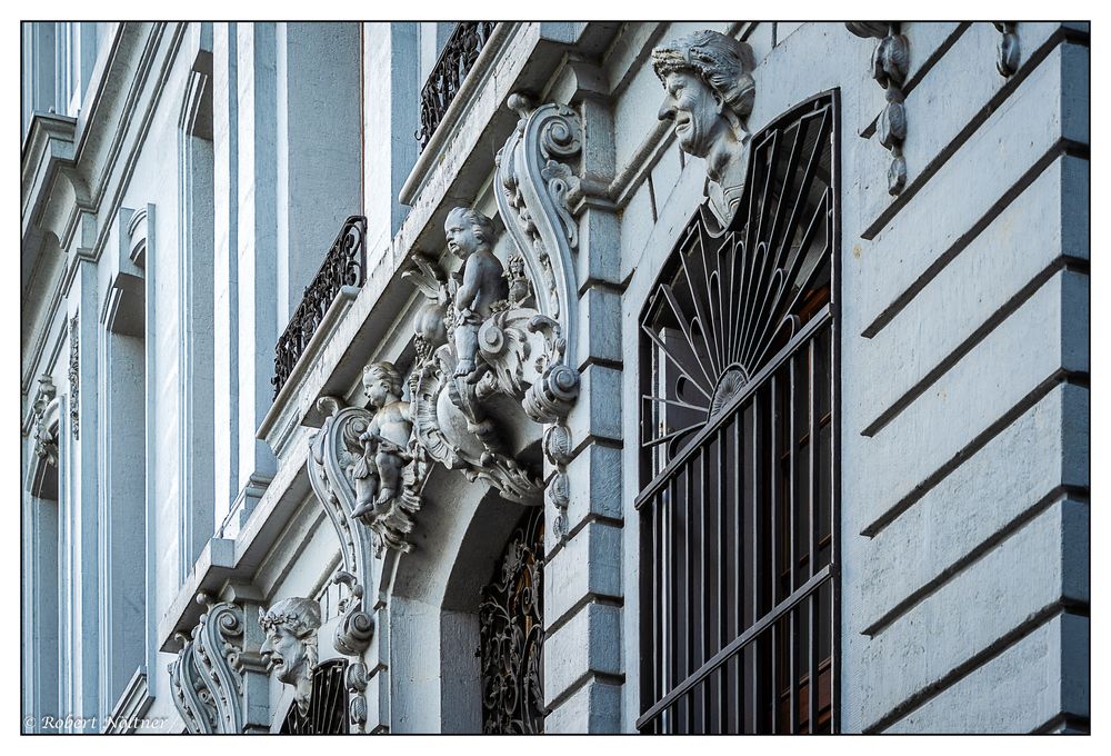 Blaues Haus - Detailansicht Foto & Bild | architektur, europe, schweiz