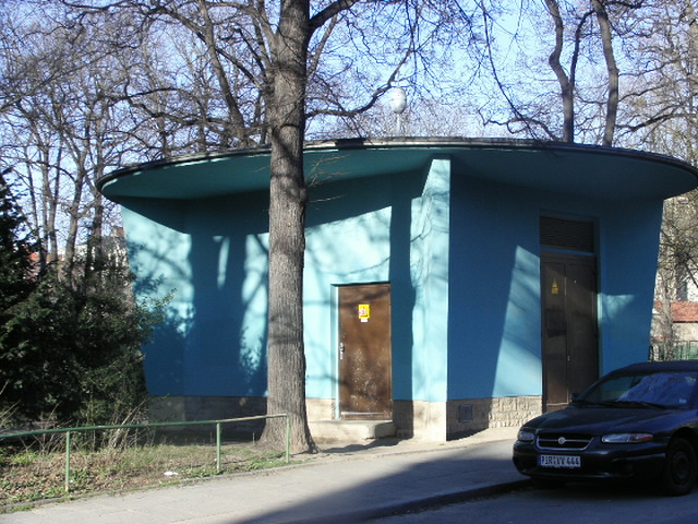 Blaues Trafohaus in Pirna