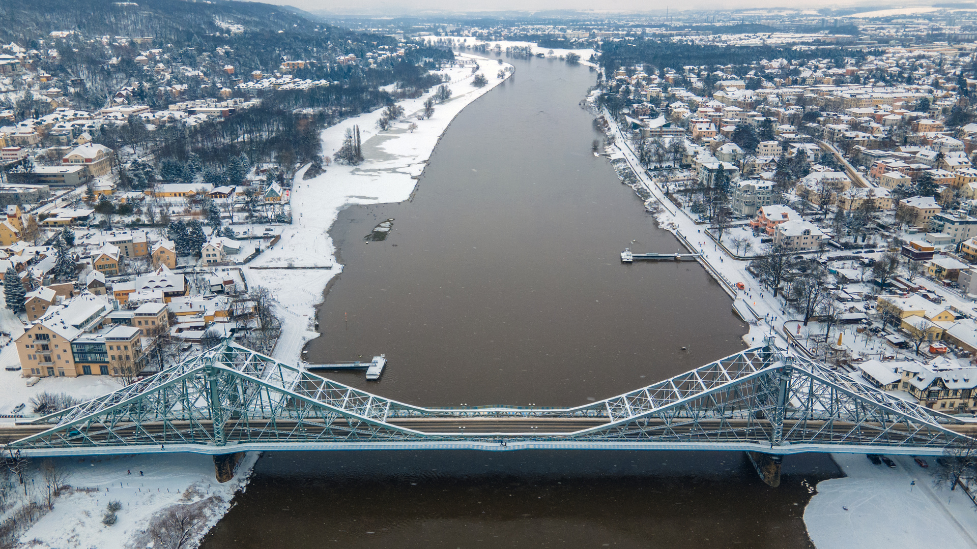 Blaues Wunder im Winter