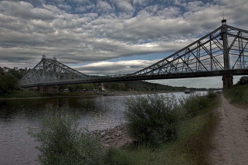 Blaues Wunder in Dresden