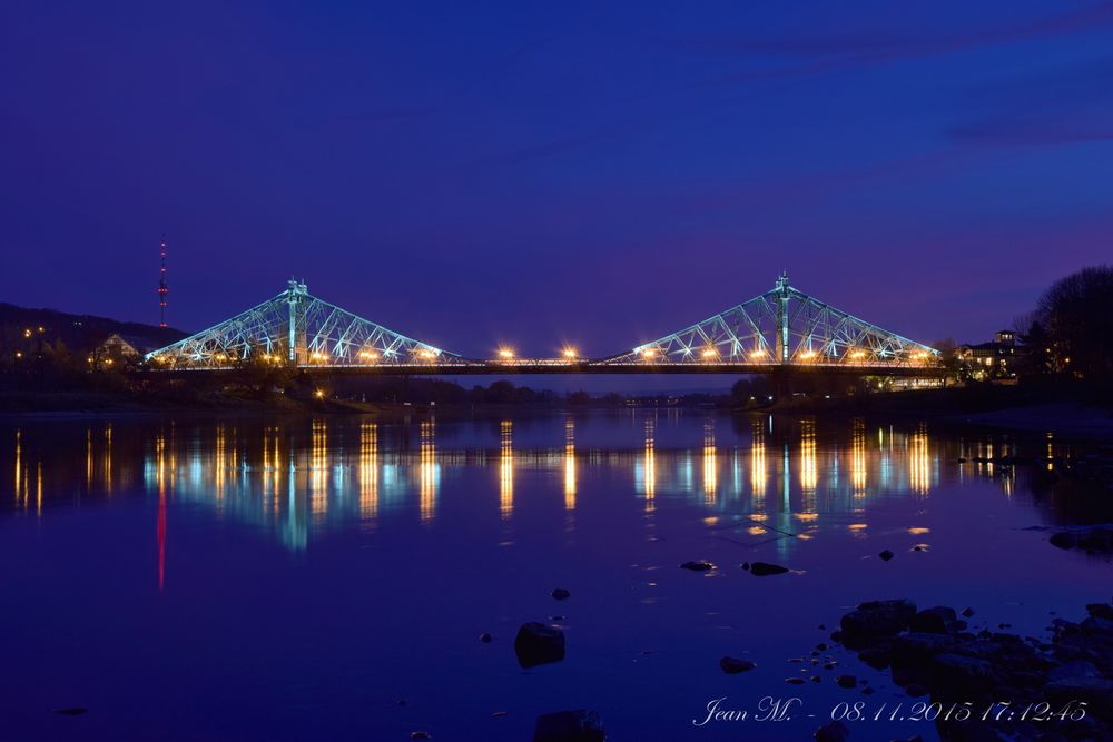 Blaues Wunder - Loschwitzer Brücke in Dresden - 08.11.2015 17:12:45