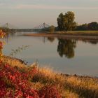 Blaues Wunder und Elbe im Herbst
