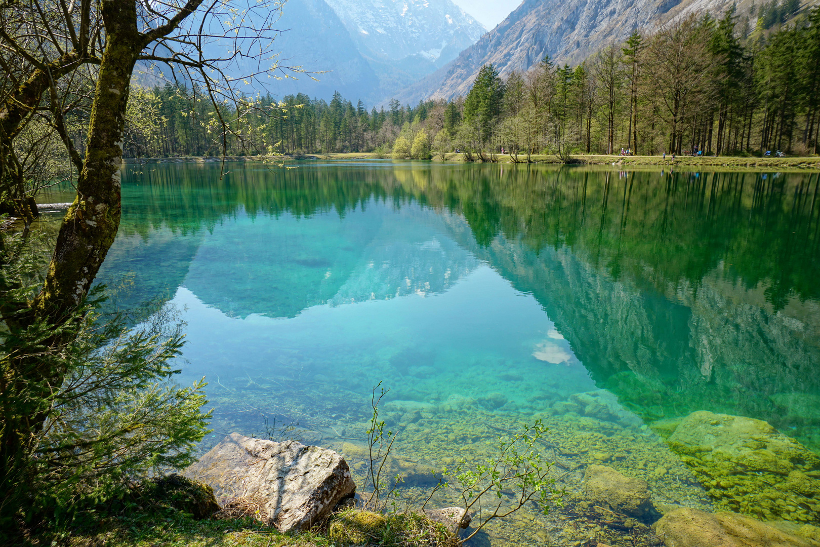 Blaugrüne Bergseeidylle