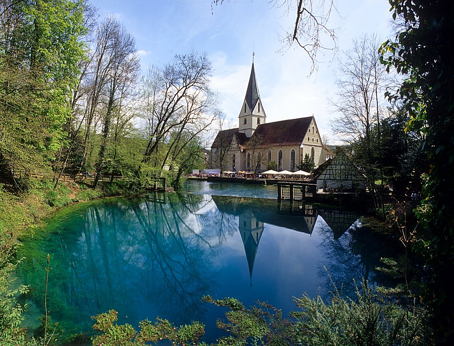 Blautopf im Frühling