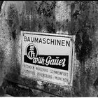 Blechschild "Baumaschinen Wilhelm Gauer"
