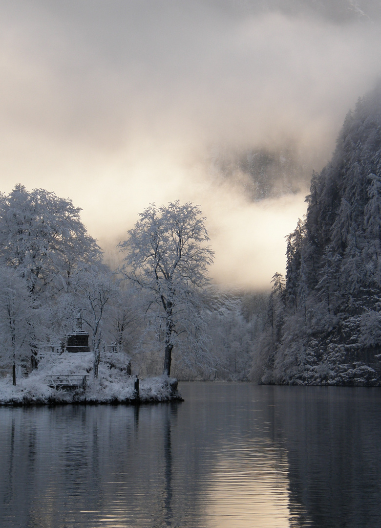 Bleiern liegt der Königssee