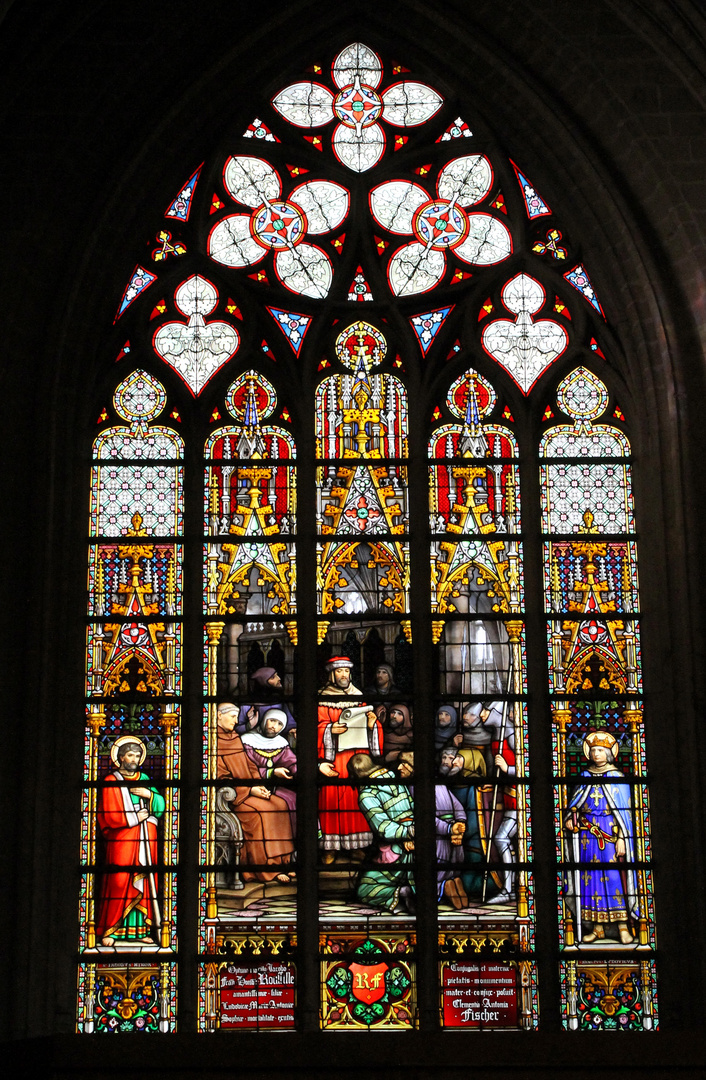 Bleiverglaste Motivfenster in der Cathédrale des Saints Michel et Gudule