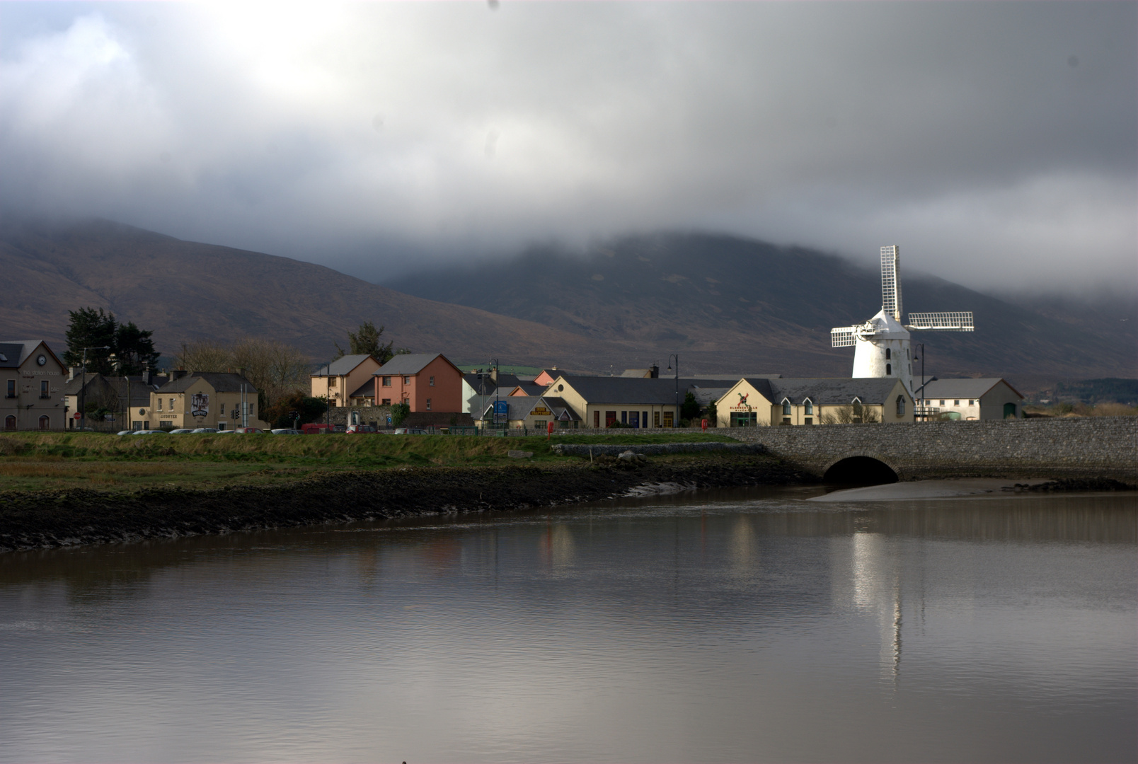 Blennerville Windmill und River Lee in Tralee, Co. Kerry