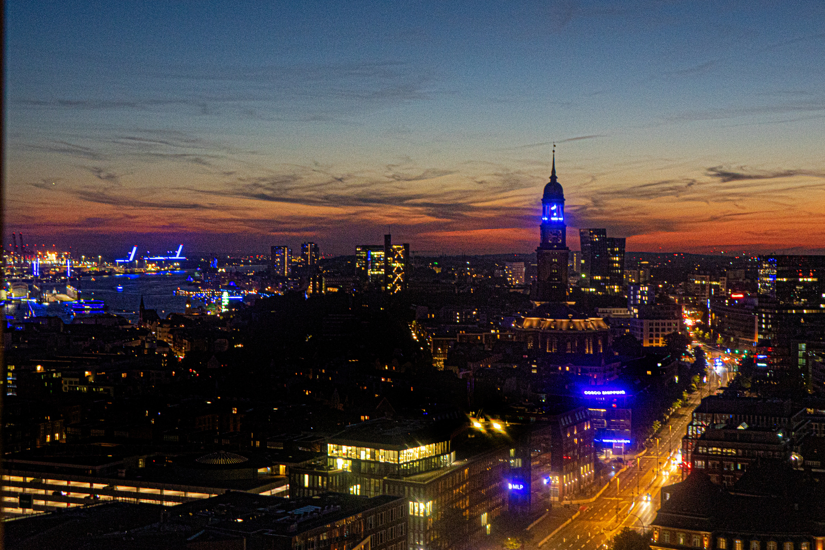 Blich auf den Michel von der Nikolaikirche