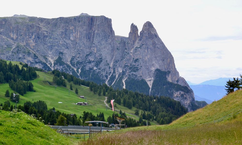 Blick (3) zum Schlern mit Santnerspitze…