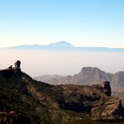 Blick am Roque Nublo vorbei zum Teide