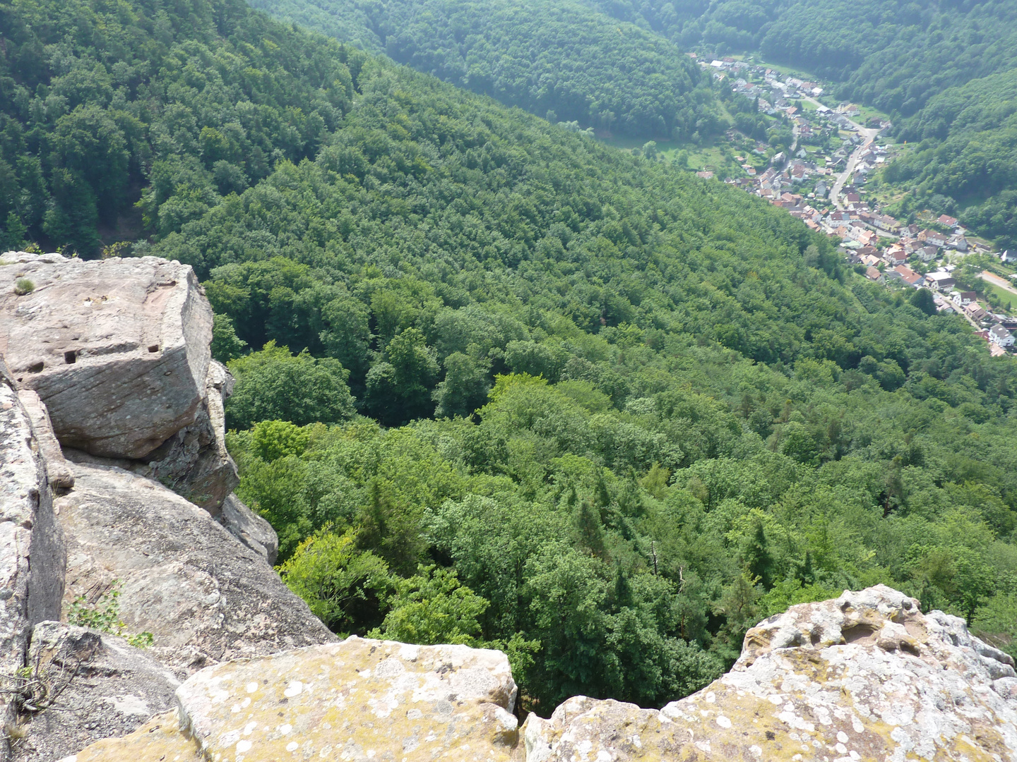 Blick aud das Tal Trifels am Anweiler