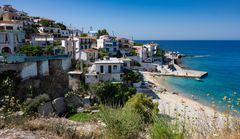 Blick auf Armenistis an einem wunderschönen Tag im Juni | Insel Ikaria, Griechenland