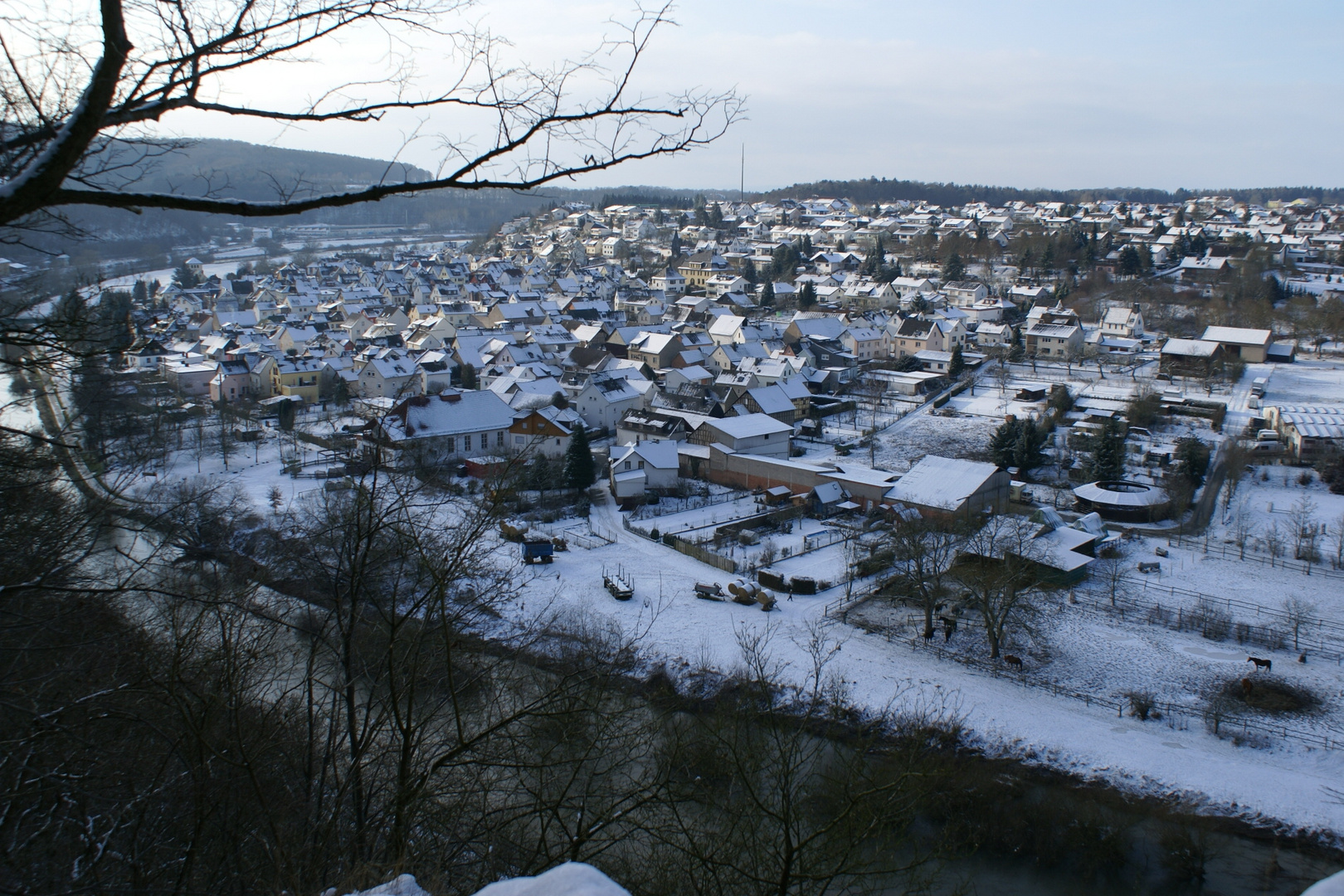 Blick auf Aumenau im Winter