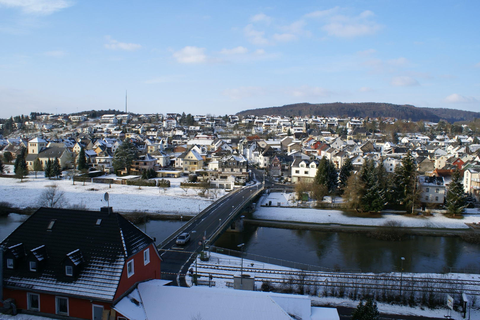 Blick auf Aumenau und die Lahn im Winter