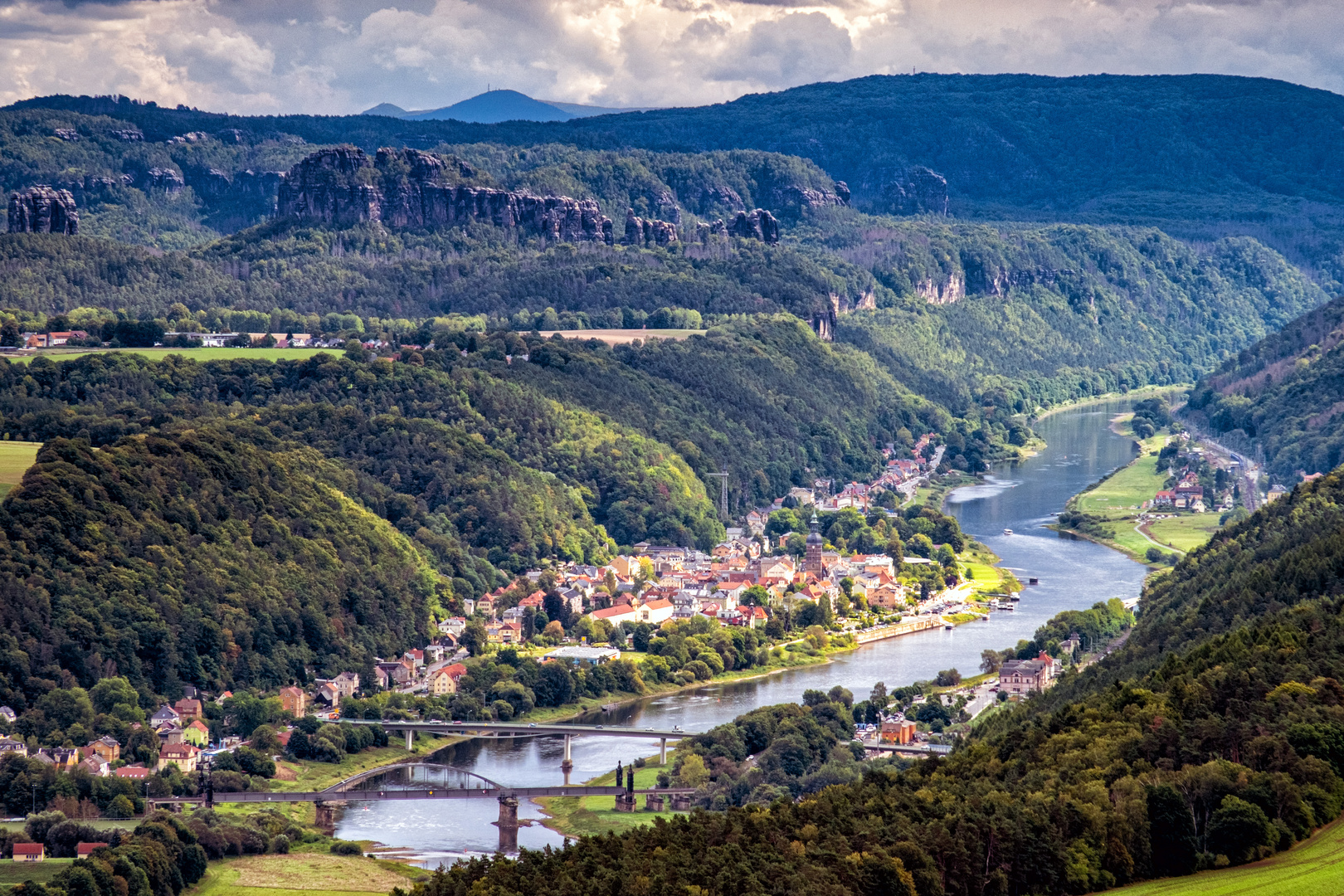 Blick auf Bad Schandau und die Elbe