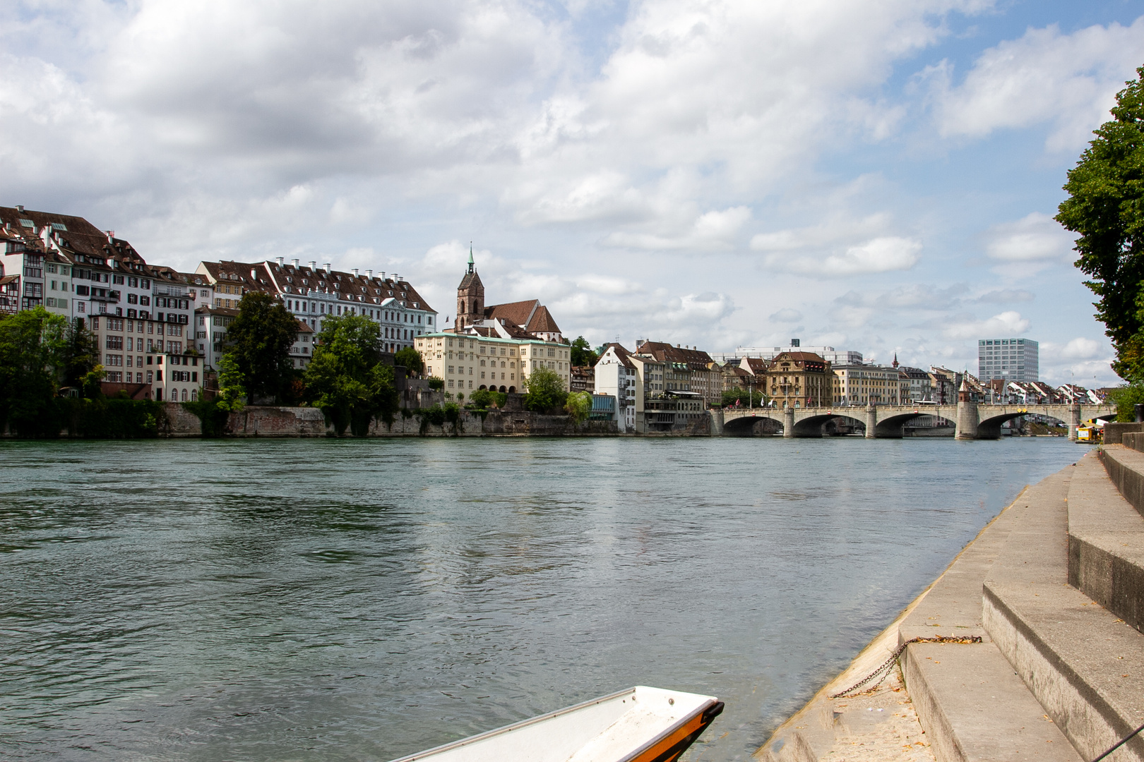 Blick auf Basel und Rhein 