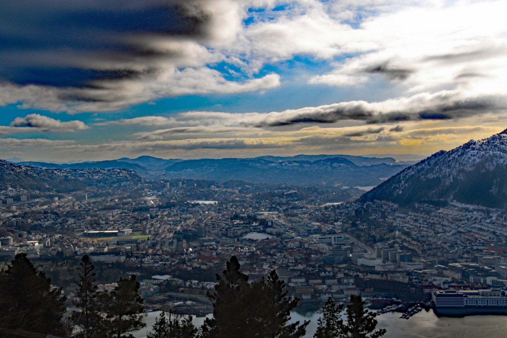 Blick auf Bergen