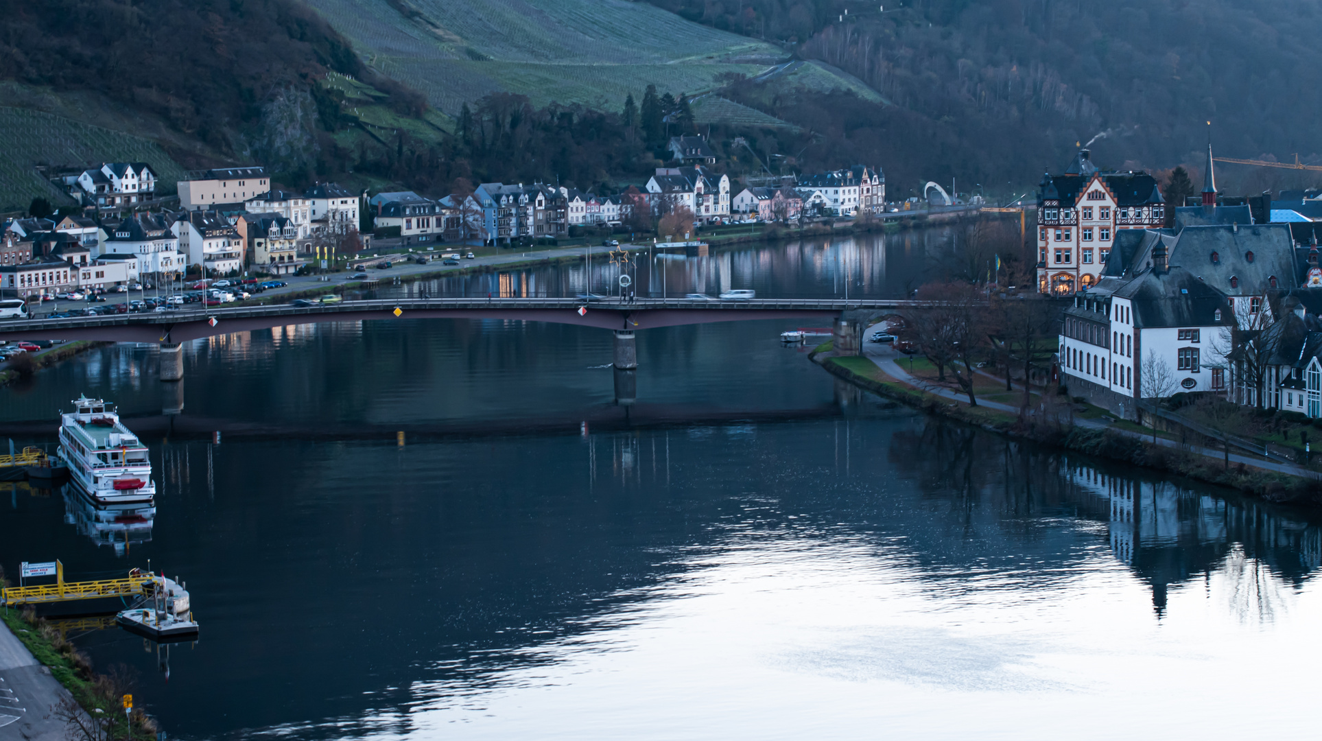 Blick auf Bernkastel von oben 0247