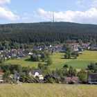 Blick auf Bischofsgrün mit dem Ochsenkopf