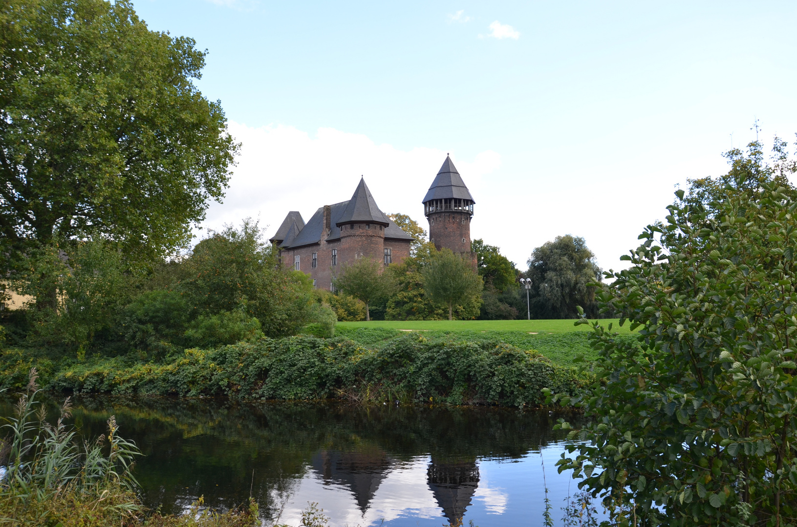 Blick auf Burg Linn, Krefeld