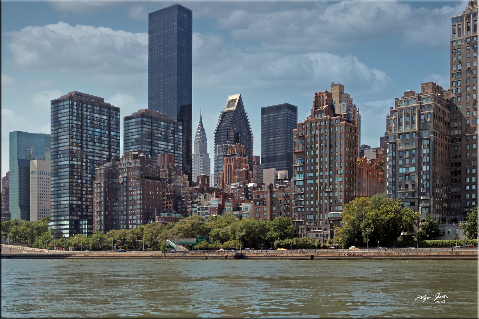 Blick auf das Chrysler Building vom East River (Höhe UN Headquarters)