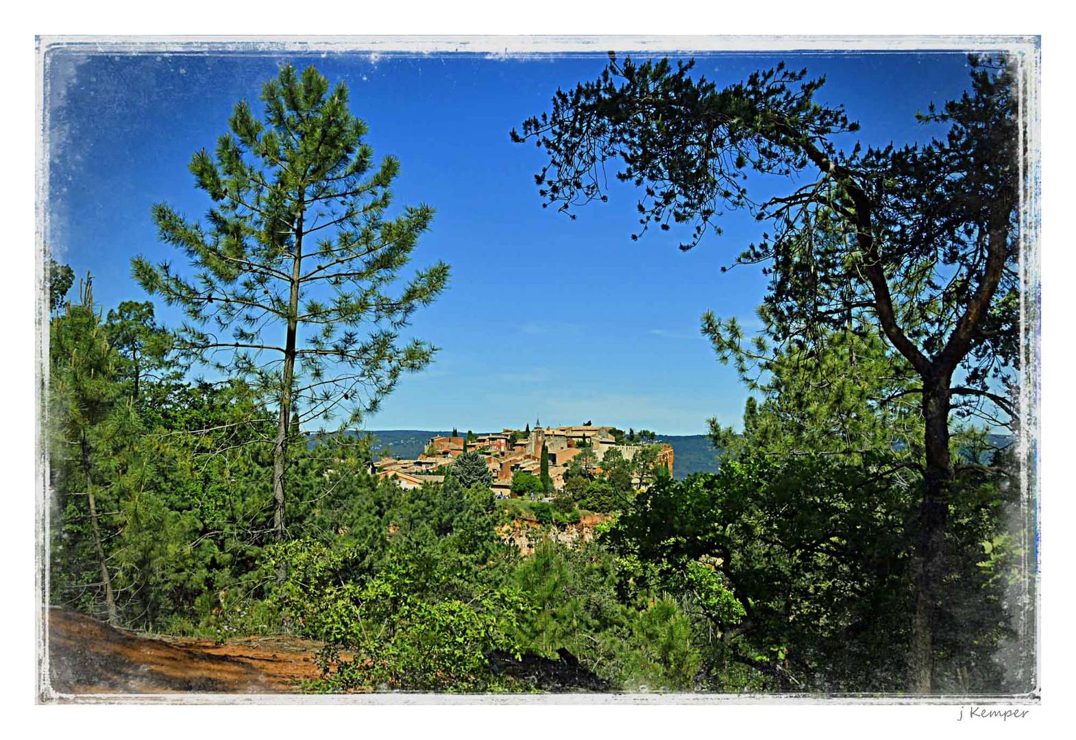 - Blick auf das Dorf Roussillon -