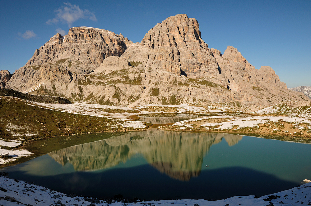 Blick auf das Drei-Schuster-Massiv in der Abendsonne (Sextener Dolomiten)...