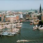 Blick auf das Gewusel im Hafen/ Hamburg  2005