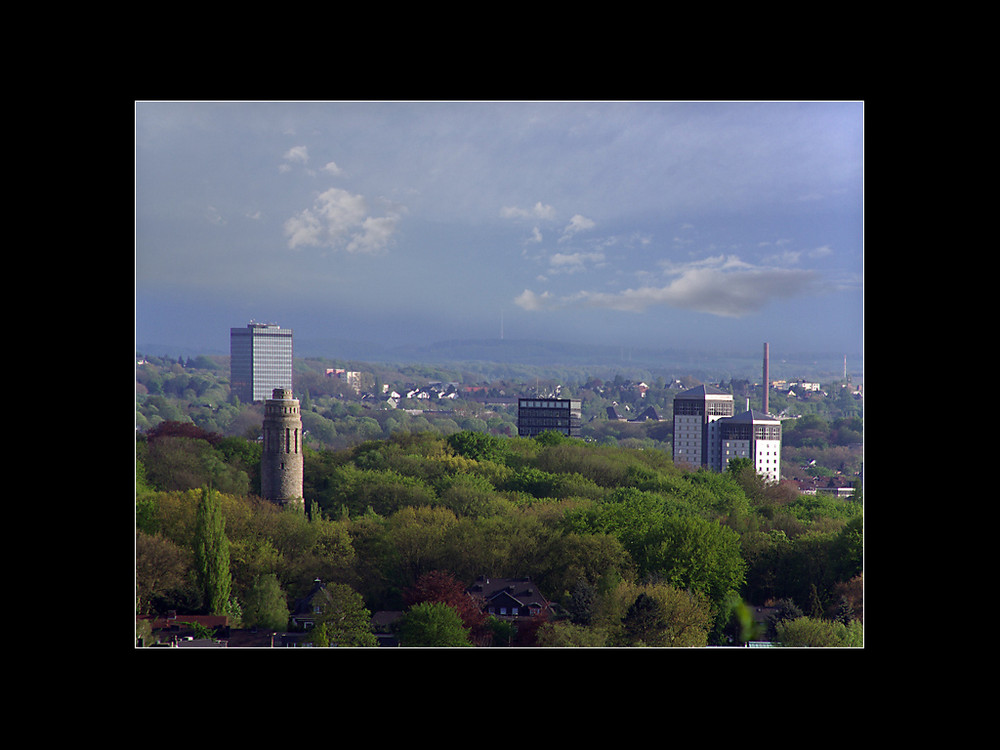 Blick auf das grüne Bochum vom Tippelsberg