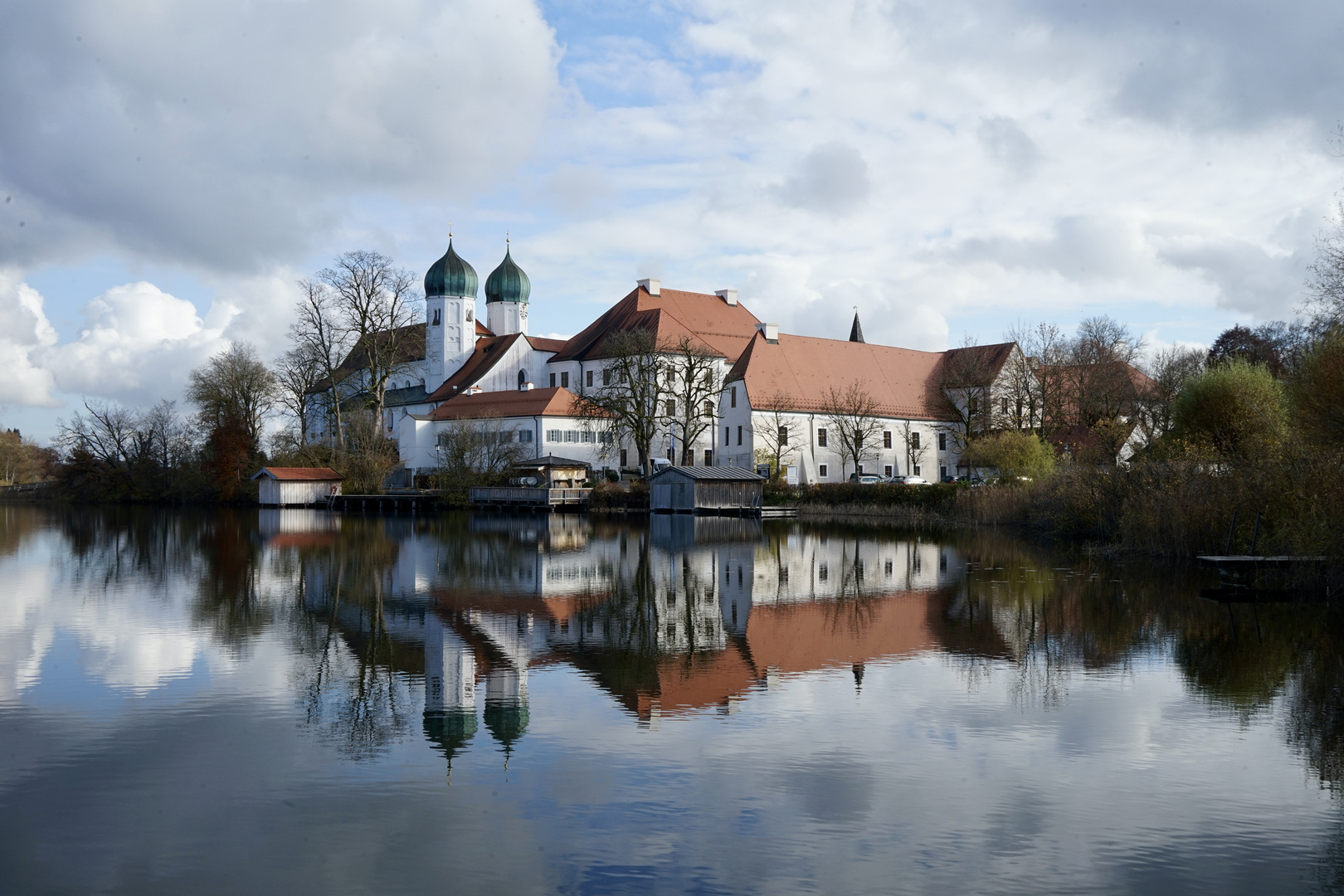 Blick auf das Kloster Seeon