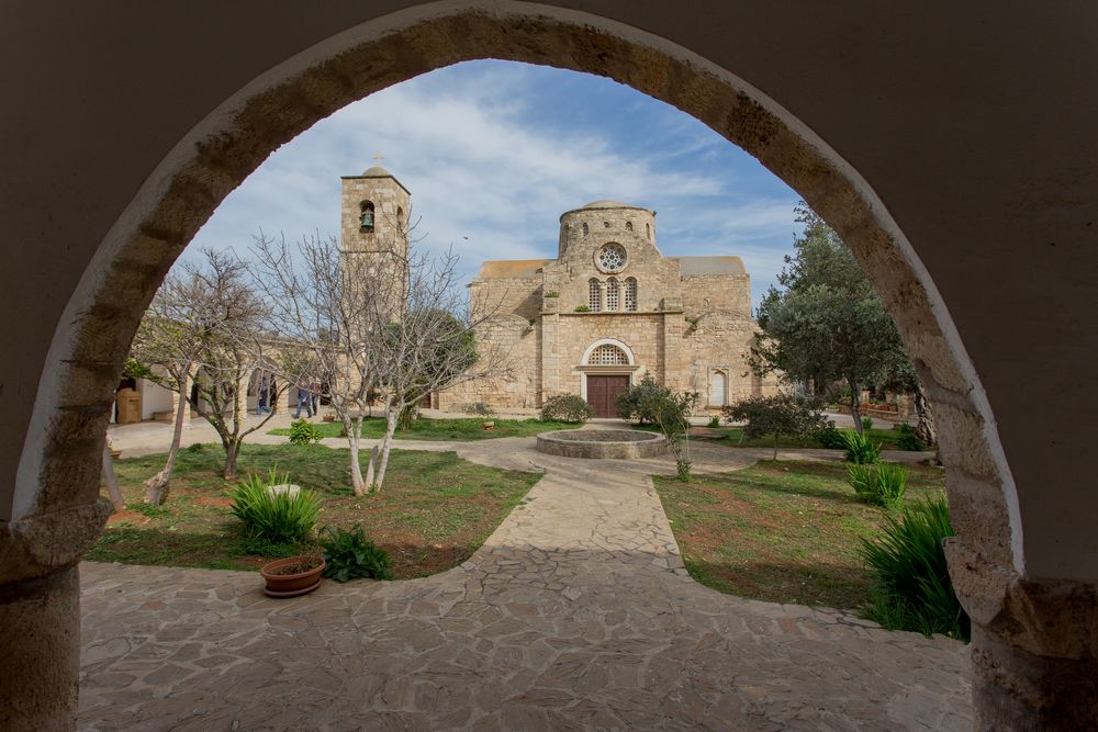 Blick auf das Kloster St. Barnabas, Nordzypern