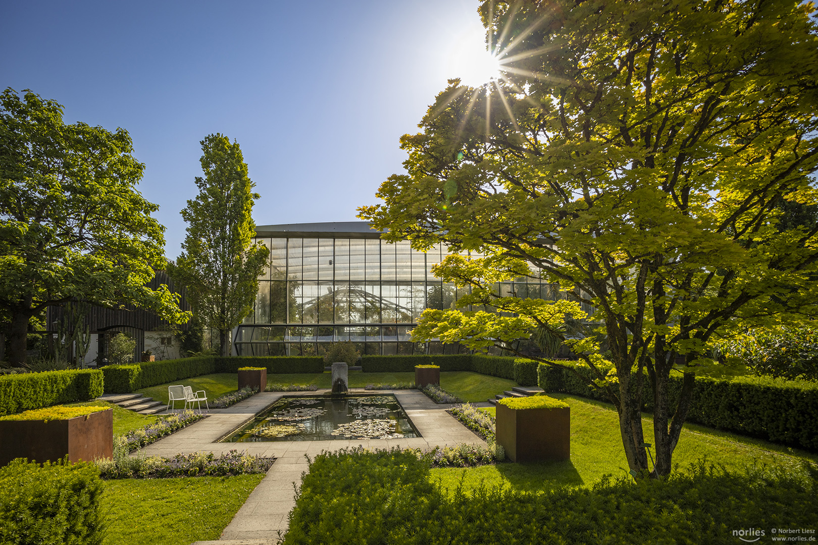 Blick auf das Pflanzenschauhaus