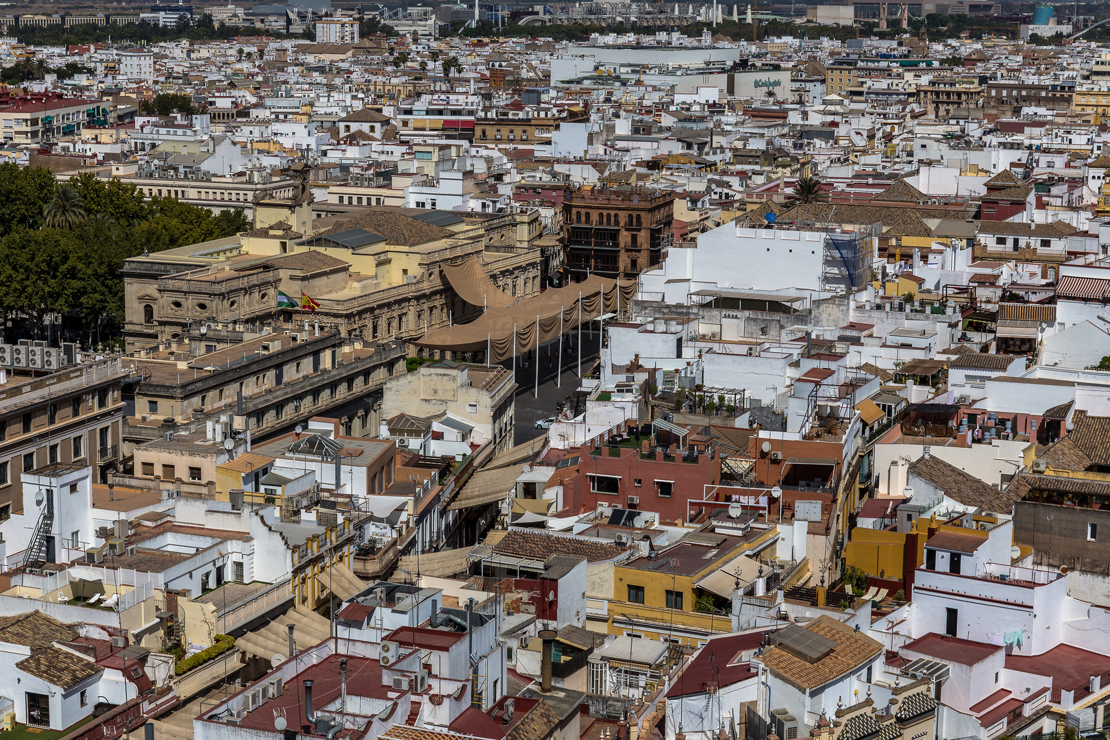 Blick auf das Rathaus von Sevilla  