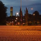 Blick auf das Rathaus von Västeras (Schweden) bei Dämmerung