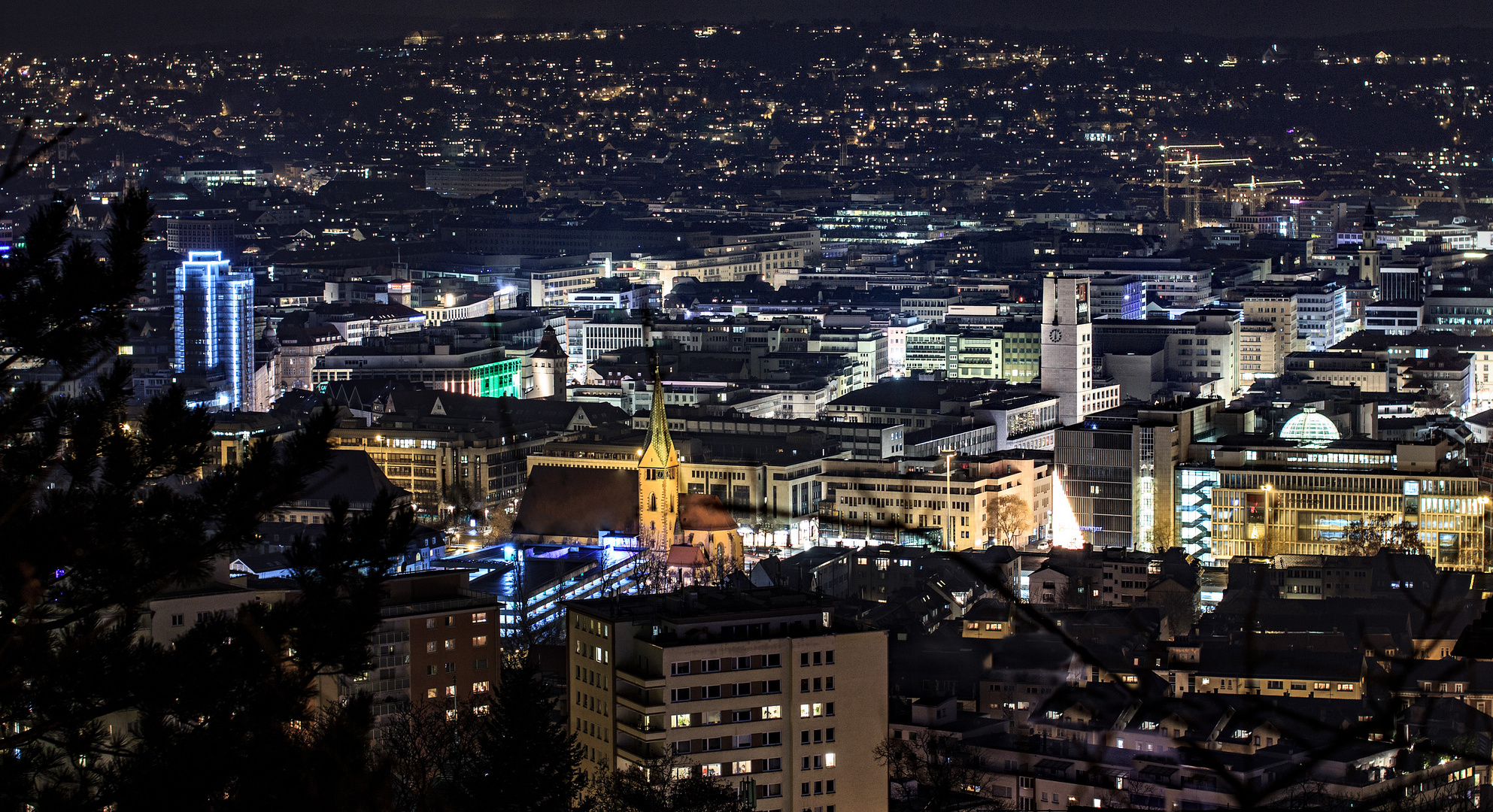 Blick auf das Stuttgarter Rathaus .... Schwabenzentrum