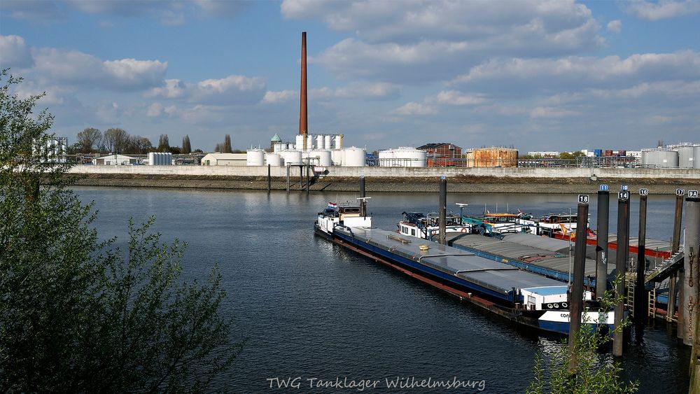 Blick auf das TWG Tanklager Wilhelmsburg