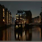 Blick auf das Wasserschloss von der Poggenmühlenbrücke - Hamburg - Deutschland