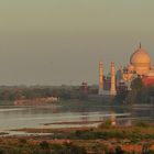 Blick auf den abendlichen Taj Mahal..