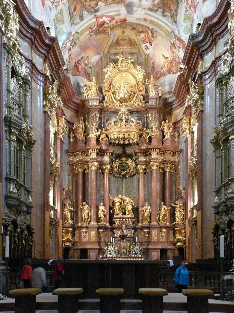 Blick auf den Altar der Stiftskirche Melk