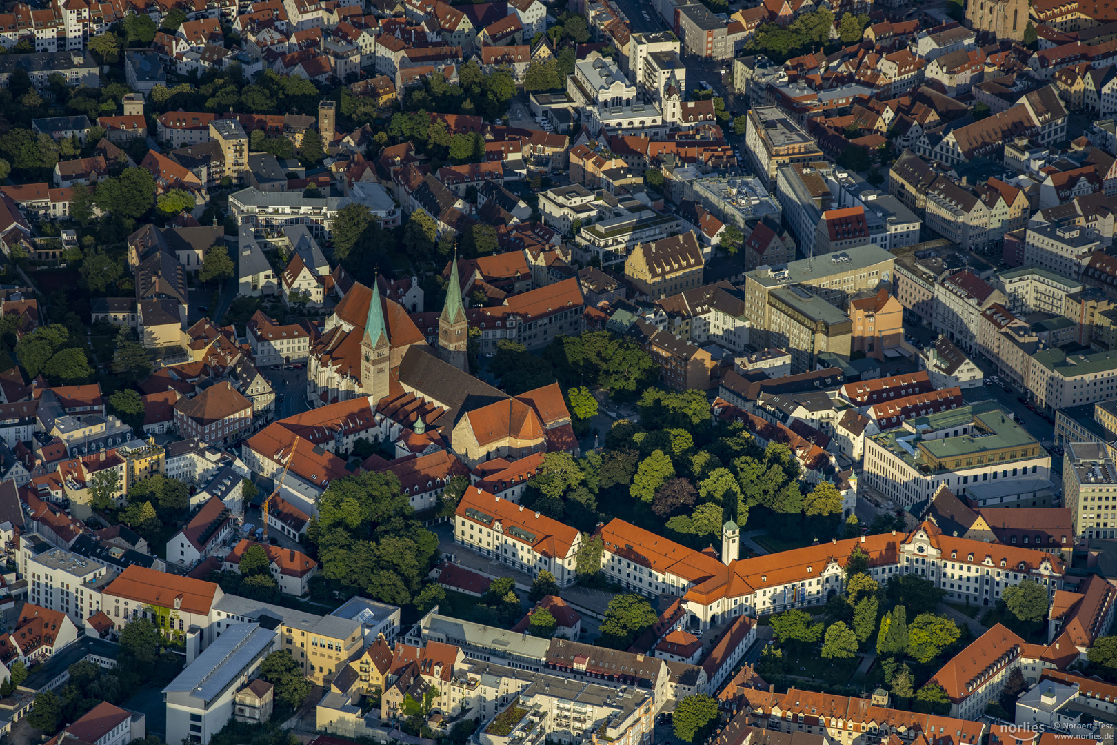 Blick auf den Augsburger Dom und Fronhof